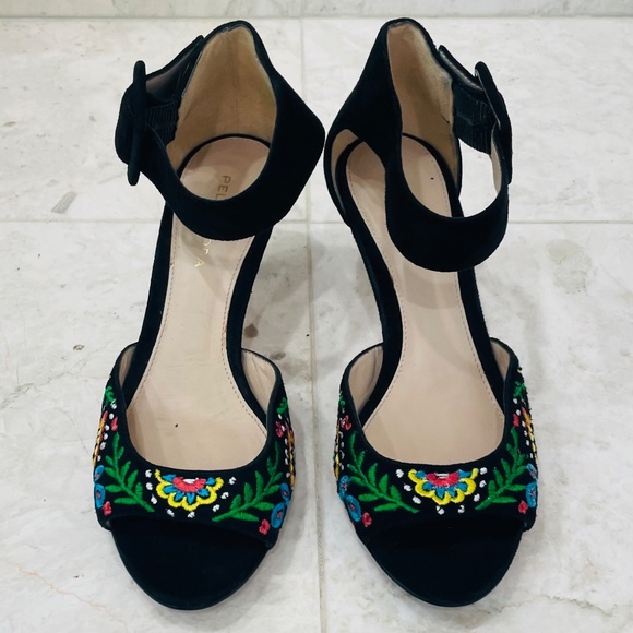 PELLE MODA {6M} Sandal Heels Embroidered FloralBlack Suede Open Toe Kitten Heel - Picture 2 of 10